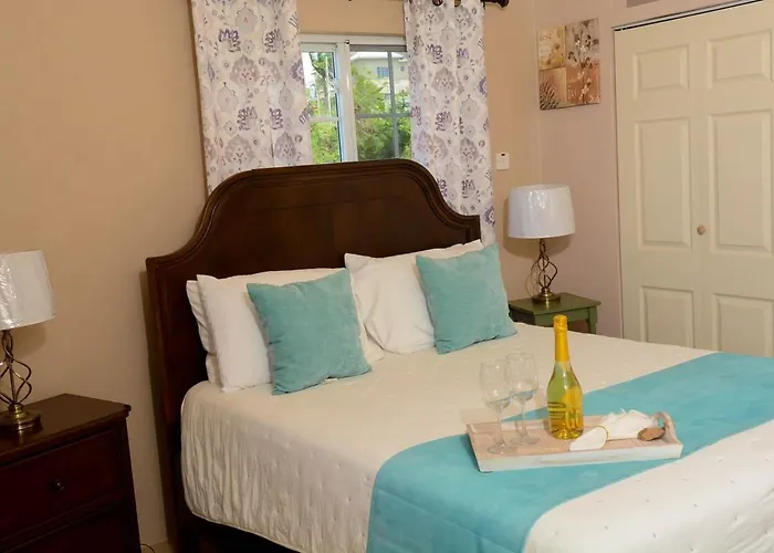 Winter Escape With Seaview - Private Balcony & Fast Wifi Runaway Bay