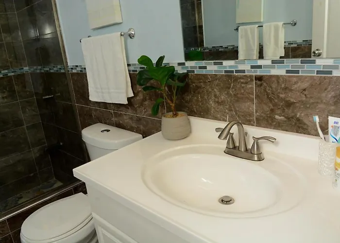 Winter Escape With Seaview - Private Balcony & Fast Wifi * Runaway Bay