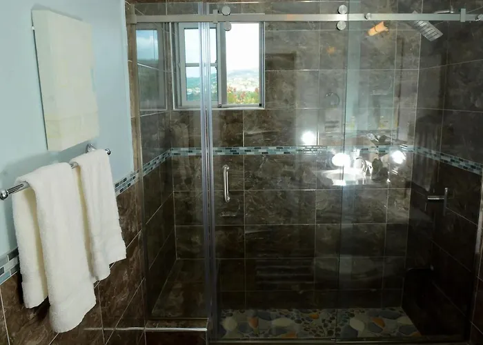 Winter Escape With Seaview - Private Balcony & Fast Wifi