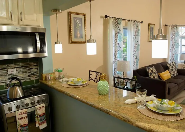 Winter Escape With Seaview - Private Balcony & Fast Wifi * Runaway Bay