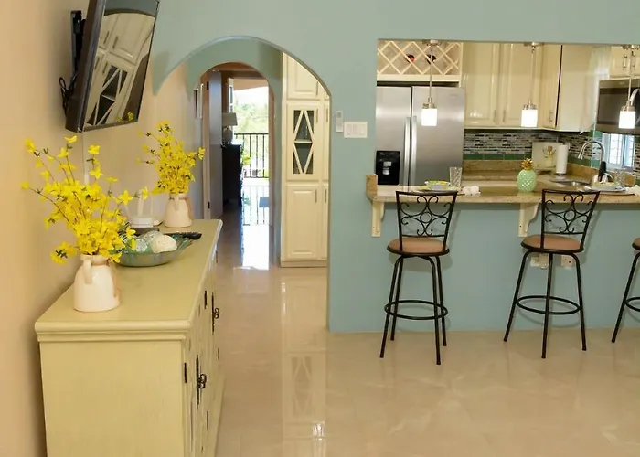 Villa Winter Escape With Seaview - Private Balcony & Fast Wifi