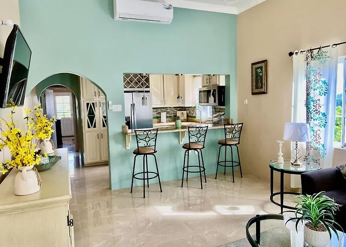 Villa Winter Escape With Seaview - Private Balcony & Fast Wifi *