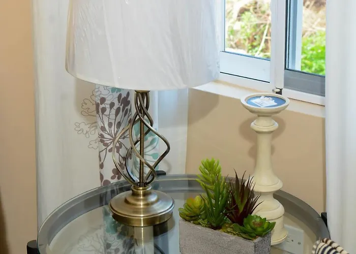 Winter Escape With Seaview - Private Balcony & Fast Wifi Villa Runaway Bay