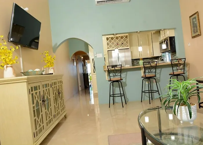Villa Winter Escape With Seaview - Private Balcony & Fast Wifi *