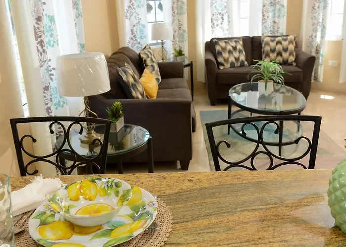 Winter Escape With Seaview - Private Balcony & Fast Wifi Runaway Bay