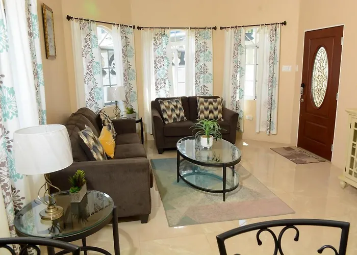 Winter Escape With Seaview - Private Balcony & Fast Wifi Villa Runaway Bay